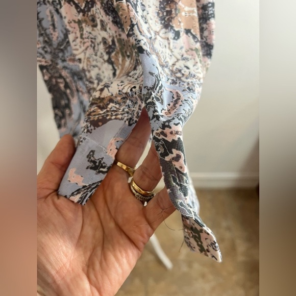 FREE PEOPLE GENEROUS SMALL SLEEVELESS BLOUSE; tank. Could easily fit medium. - Picture 5 of 14